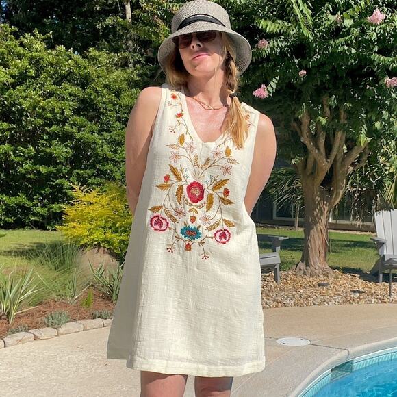 Jodifl embroidered shift dress - Picture 1 of 8
